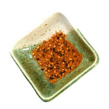 Load image into Gallery viewer, S&amp;B Shichimi Togarashi in Schälchen
